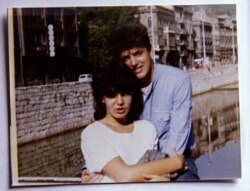 Admira Ismić i Boško Brčkić neposredno nakon završetka srednje škole 1985. Godine, Sarajevo.