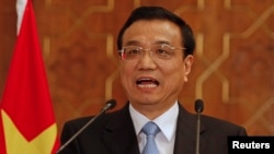 李克强总理5月22日访问巴基斯坦时在记者会上讲话
