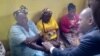 Mutungamiri weCCC, VaNelson Chamisa vachibata maoko kumhuri yaVaTapfumaneyi Masaya kuMabvuku.