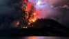 Gunung Ruang memuntahkan lahar panas dan asap terlihat dari Sitaro, Sulawesi Utara. (Foto: PVMBG via AFP)