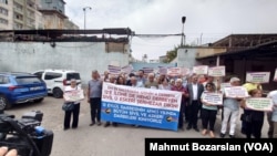 78’liler Araştırma ve Dayanışma Derneği 12 Eylül Askeri Darbesi’nin yıldönümünde Diyarbakır Cezaevi önünde toplandı. 