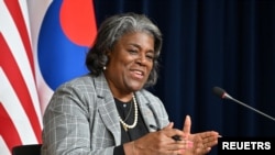 Duta Besar AS untuk PBB Linda Thomas-Greenfield berbicara saat konferensi pers di American Diplomacy House di Seoul pada 17 April 2024. (Foto: via REUTERS)