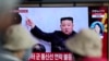 4月13日，韩国首都首尔火车站电视屏幕播放新闻节目报告朝鲜进行导弹发射。