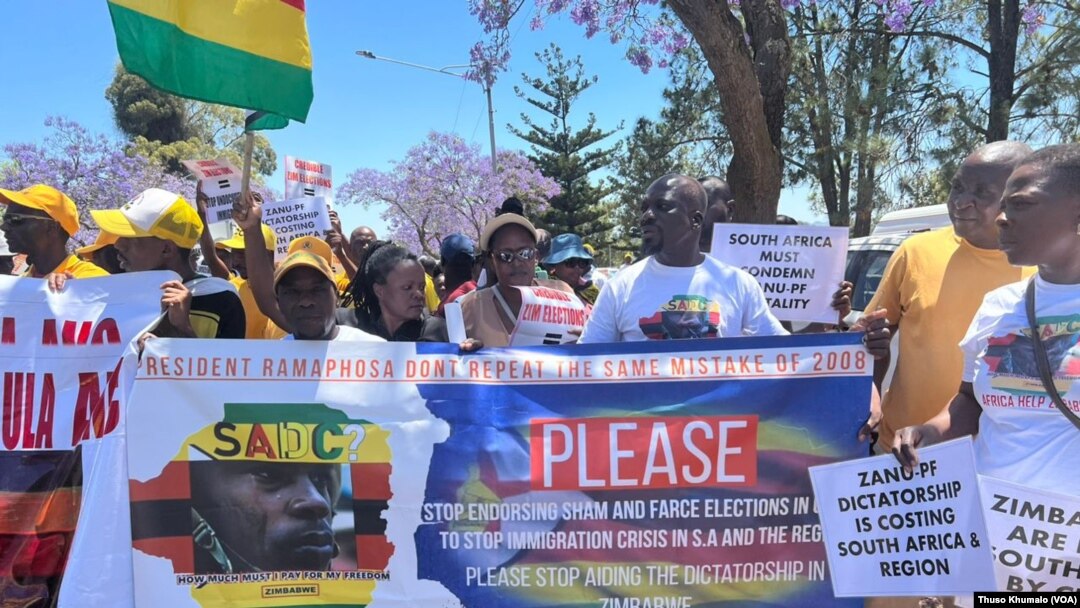 Amalunga awe CCC akade etshengisela ePretoria emahofisini kamphathintambo obona ngobudlelwano eSouth Africa lamanye amazwe.