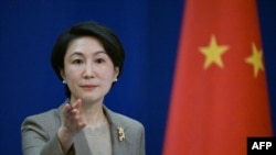 FILE - Juru bicara Kementerian Luar Negeri China Mao Ning dalam konferensi pers di Kementerian Luar Negeri China di Beijing, 15 Januari 2024. (Pedro Pardo / AFP)