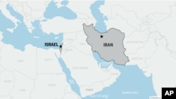 Peta Israel dengan penanda Kota Tel Aviv dan Iran dengan penanda Kota Teheran, 15 April 2024. (Grafis: Associated Press)