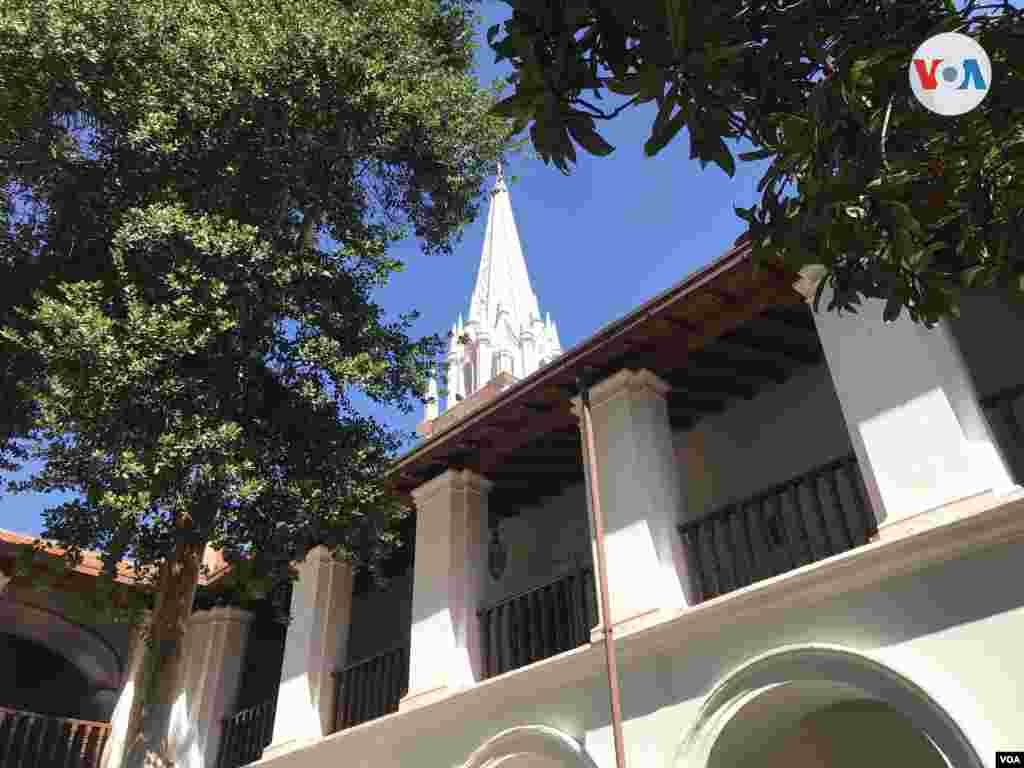 Vista interna de El Palacio de Las Academias en febrero de 2022. La edificación fue utilizada como convento, posteriormente como sede de la Cámara de Diputados del Congreso Nacional y sede de la Universidad Central de Venezuela. Foto: Carolina Alcalde - VOA. 