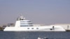 El yate Motor Yacht A, de 118 metros, propiedad del oligarca ruso Andrey Melnichenko, está anclado en el puerto de Ras al-Khaimah, Emiratos Árabes Unidos, el 31 de mayo de 2022. 