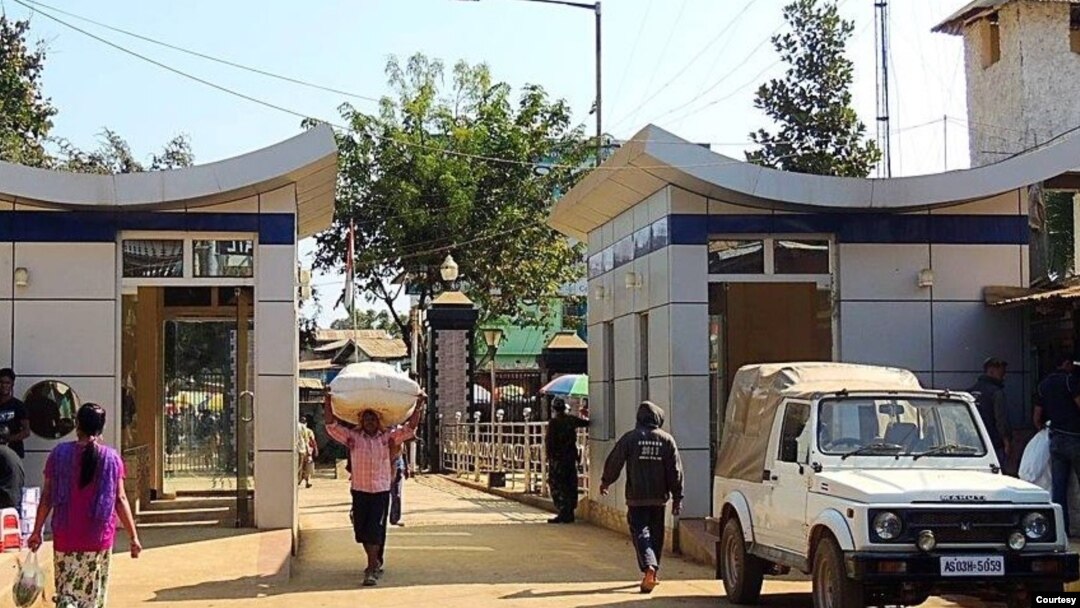 India Myanmar border at Morey of Manipur (photo: C J B)