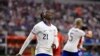 la federación de fútbol del país norteamericano condenó los mensajes racistas dirigidos a sus jugadores, particularmente a Timothy Weah, quien fue expulsado durante el partido.