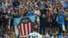 El argentino Leo Messi celebra tras marcar gol en la tanda de penalties. (REUTERS/Carl Recine)