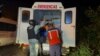 Encuentran a 94 migrantes abandonados en un tráiler en México