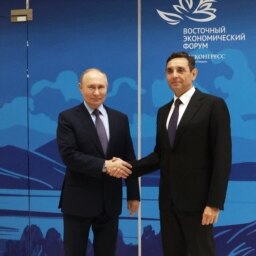 Putin i Vulin u Vladivostoku