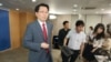 김형석 한국 통일부 대변인이 11일 오후 정부서울청사에서 12일로 예정된 남북당국회담 회담이 무산됐다고 밝힌 뒤 회견장을 나서고 있다.