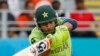 عمر اکمل کرکٹ ورلڈ کپ کے آکلینڈ میں ہونے والے میچ میں ساؤتھ افریقہ کے خلاف چوکا مار رہے ہیں۔ 7 مارچ 2015 