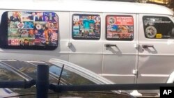 Beli kombi u kojem je živeo Cezar Sajok