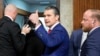 Ông Hegseth được chuẩn thuận với tỷ lệ phiếu sít sao, trở thành bộ trưởng quốc phòng Mỹ