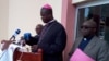 Mgr Samuel Kleda, président de la conférence épiscopale nationale du Cameroun lors du point de presse ce 14 juin 2017 à Yaoundé. (VOA/Emmanuel Jules Ntap)