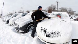 Forte tempestade de neve chega aos EUA