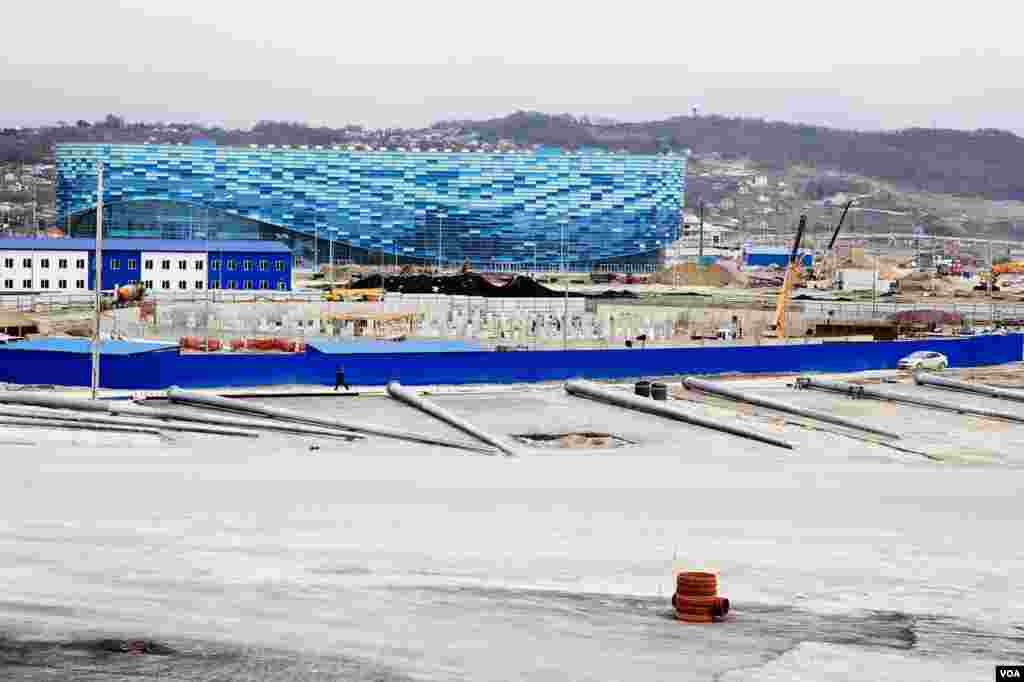 Tempat kompetisi "figure skating", olahraga yang populer di Rusia. (V. Undritz/VOA)