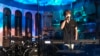 Charlie Puth Tampil di Peppermint Club, Los Angeles, California (foto: VOA/Vina Mubtadi)