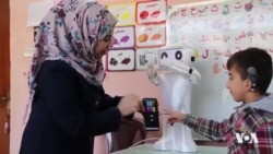 Li Dibistaneke Mûsilê Robot Zarokan Fêr Dike