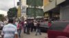 Venezolano: Nuevo salario "no alcanza para nada"