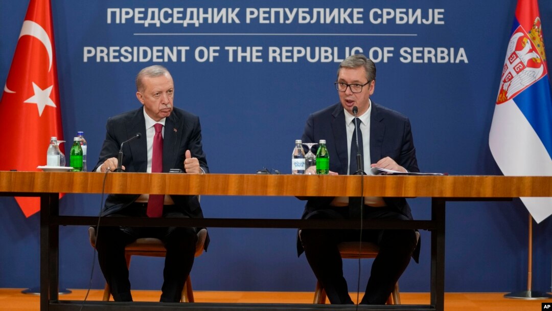 Predsednik Srbije Aleksandar Vučić i turski predsednik Redžep Tajip Erdogan (AP Photo/Darko Vojinovic)