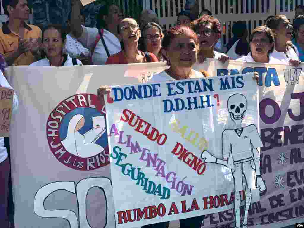 “La situación de hambre, la situación de miseria en la que nos encontramos los venezolanos que hoy percibimos salario que no son de subsistencia”, aseguró Ana Rosario Contreras, presidenta del Colegio de Enfermeras de Caracas.