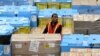 ARCHIVO - Operaciones durante el Cyber ​​Monday en el centro logístico de Amazon en Robbinsville, Nueva Jersey, el 27 de noviembre de 2023. 