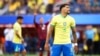 El centrocampista brasileño Lucas Paquetá (8) reacciona ante un intento de gol durante la primera mitad de un partido contra Costa Rica en el estadio SoFi, en California, EEUU. 