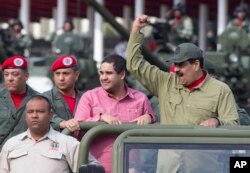 Nicolás Maduro Guerra tiene 29 años y es parte del gobierno en disputa de Venezuela que lidera su padre.