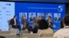 Panelistas en uno de los conversatorios durante la primera jornada de la 78 Asamblea General de la SIP, en Madrid, el 27 de octubre de 2022.