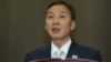 제7차 개성공단 남북당국간 실무회담이 14일 극적으로 타결된 가운데, 김기웅 남측 수석대표가 회담 결과에 대한 기자회견을 하고 있다.