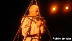 دیمەنێک لە شانۆگەری "دەرگا" بەرلین 2007