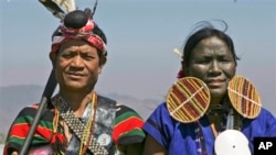 မြန်မာပြည်အနောက်မြောက်ပိုင်း၊ ချင်းပြည်နယ် မင်းတပ်မြို့မှ ချင်းတိုင်းရင်းသားမောင်မယ်။