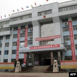 被烧的县政府大楼现已修复