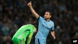 'Dan wasan Manchester City Franka Lampard. 