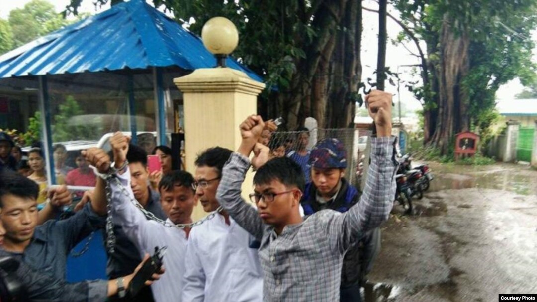Detained journalists are seen here in their first trialin Hsi Paw. (Phot Credit: Myint Thein)