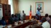 Audience entre le ministre des Transports et les promoteurs des agences de voyage, au Cameroun, le 2 novembre 2017. (VOA/Emmanuel Jules Ntap)