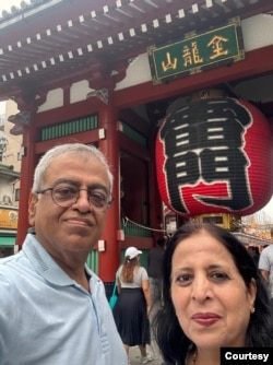 អ្នកស្រី Kalyani និង​លោក Devanand Jagwani ថត​នៅ​ប្រទេស​ជប៉ុន​ក្នុង​អំឡុង​ពេល​វិស្សមកាល​របស់​ពួកគេ​នៅ​ខែតុលា ឆ្នាំ២០២៤។ (រូបថត៖ Courtesy of Kalyani Jagwani)