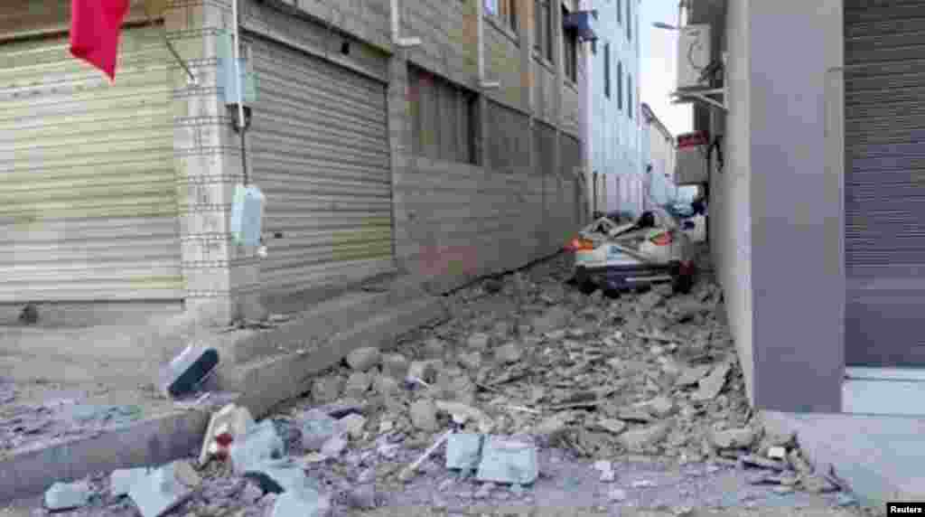 Hasta el momento, no hay informes de muertes en otras partes. El epicentro del terremoto se situó a unos 80 kilómetros al norte del monte Everest, en el condado de Tingri, en el Tíbet. China cerró la región a los turistas después del terremoto, informó la agencia de noticias china Xinhua.