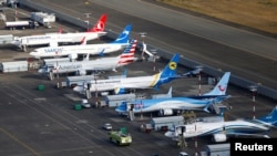 部分停飞的波音737 MAX客机停在波音公司在美国华盛顿州西雅图的停机场上。(2019年3月21日） 