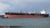 Archivo - Tanquero petrolero iraní en el Golfo Pérsico.