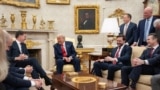 دونالد ترمپ، رئیس جمهور ایالات متحده با منشی عمومی ناتو در قصر سفید