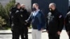 Ambasador SAD u Beogradu Entoni Godfri i ministar policije Srbije prisustvovali su zajedničkoj vežbi američkih "Zelenih beretki" i pripadnika Specijalne antiterorističke jedinice (SAJ) MUP-a Srbije, u Beogradu, 25. marta 2021. (Foto: Sajt MUP-a Srbije)