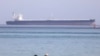一艘油輪準備駛入蘇伊士運河。 (2020年9月25日)