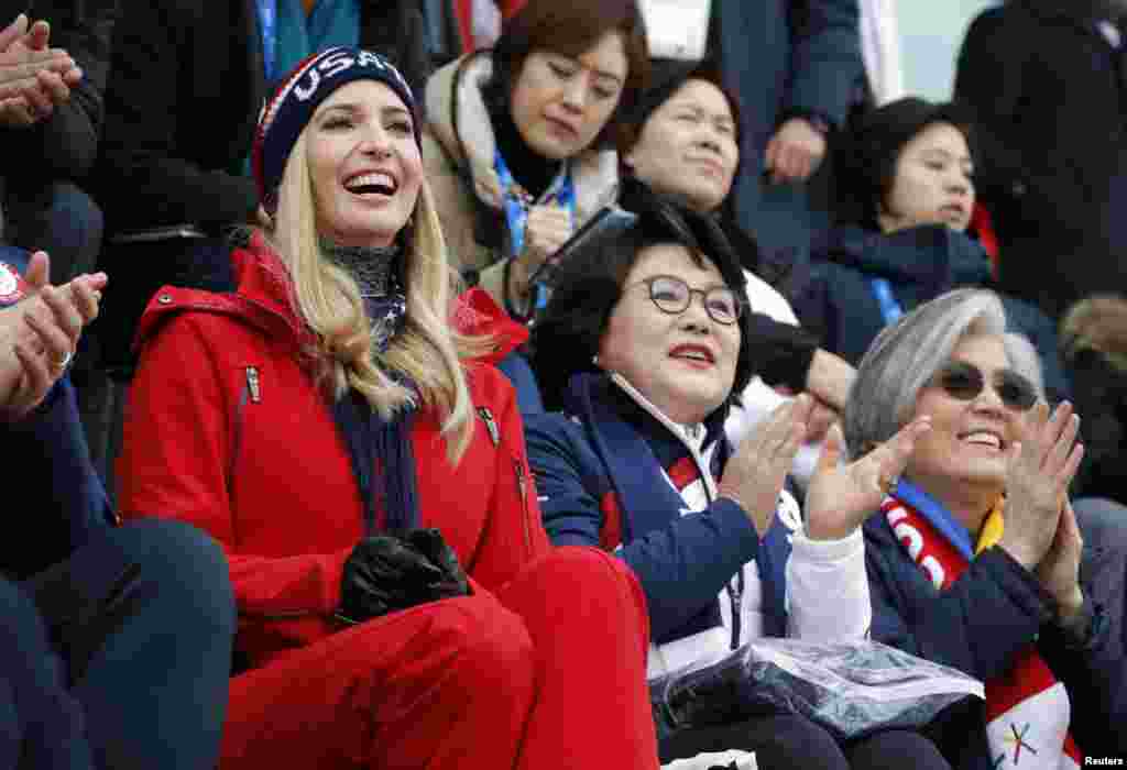 2018年2月24日,率领美国代表团参加冬季奥运会闭幕式的伊万卡·特朗普观看男子单板大跳台决赛,韩国第一夫人和韩国外长陪同。