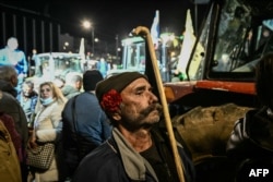 Protest grčkih poljoprivrednika u Atini (Foto: AFP/Aris Messinis)