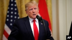 El presidente de EE.UU. Donald Trump, estaría considerando a Eugene Scalia, para reemplazar en la Secretaria de Trabajo a Alex Acosta, quien renunció por críticas a su manejo de un caso de abuso sexual contra el millonario e inversionista Jeffrey Epstein.